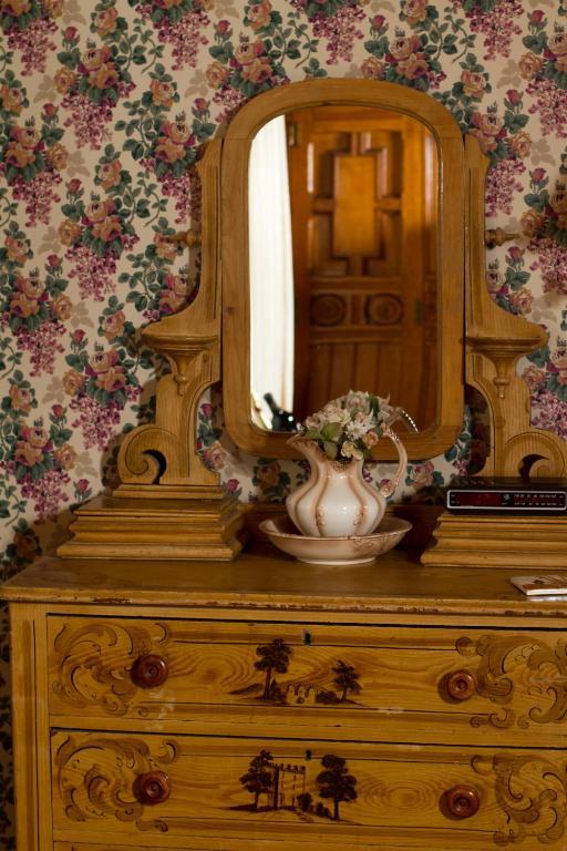Victoria'S Historic Inn Wolfville Room photo