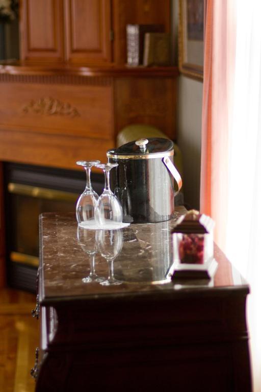 Victoria'S Historic Inn Wolfville Room photo