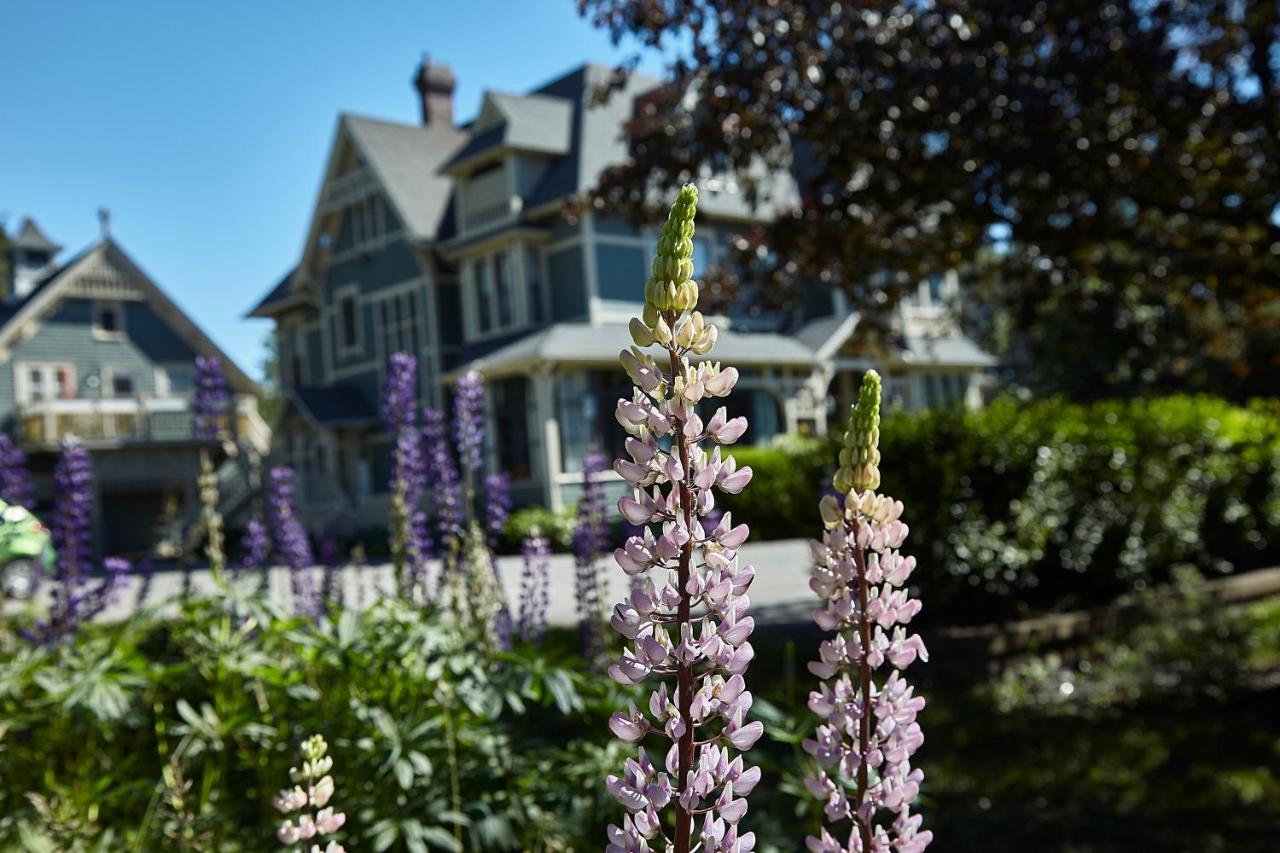 Victoria'S Historic Inn Wolfville Exterior photo